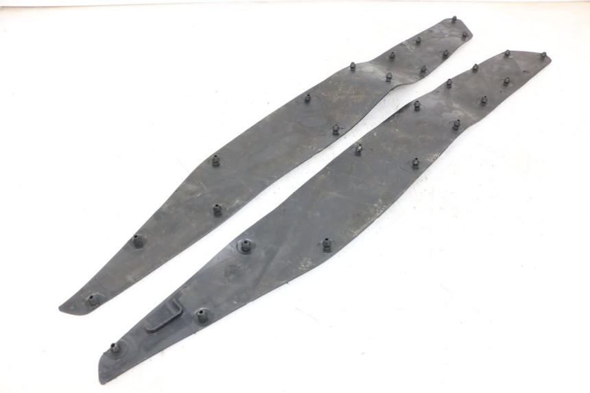 photo de VOETSTEPPENMAT HONDA FORZA ABS 300 (2013 - 2017) - Detail van het onderdeel