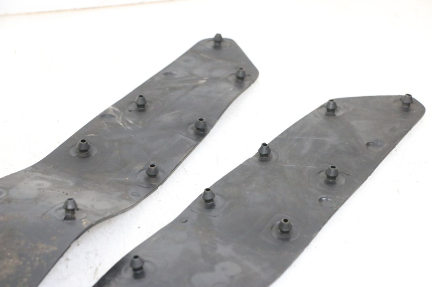 photo de VOETSTEPPENMAT HONDA FORZA ABS 300 (2013 - 2017) - Zoom op gebruiksstaat