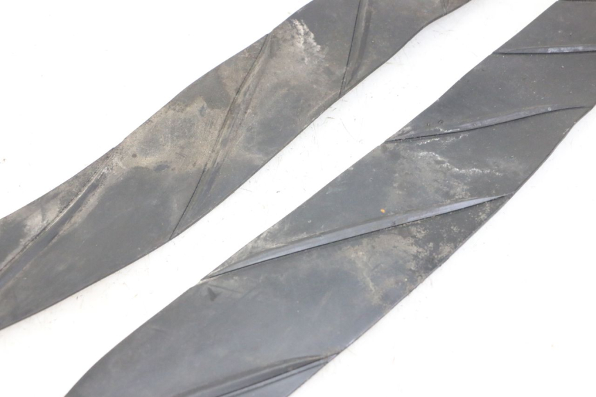 photo de VOETSTEPPENMAT HONDA FORZA ABS 300 (2013 - 2017) - Bevestigingspunten