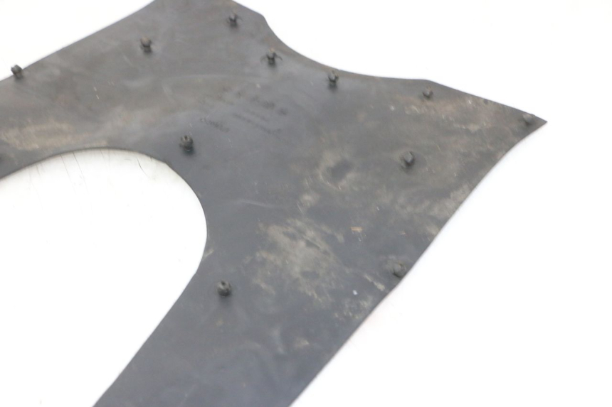 photo de VOETSTEPPENMATTEN KYMCO GRAND DINK 125 (2002 - 2007) - Bevestigingspunten