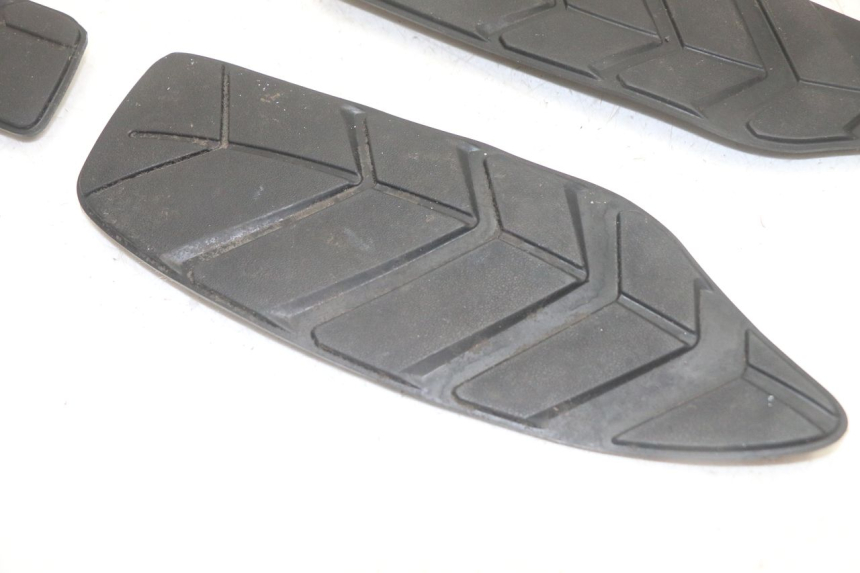 photo de VOETSTEPPENMAT SYM GTS EVO 125 (2009 - 2013) - Technische close-up