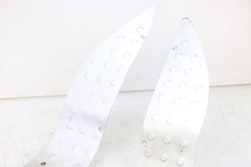 photo de VOETSTEUNMATTEN JM MOTORS GTS 125 (2015 - 2019) - Andere kijkhoek