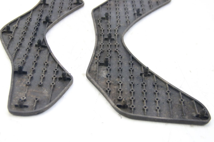 photo de VOETSTEPPENMAT YAMAHA HW XENTER 125 (2011 - 2017) - Detail van het onderdeel