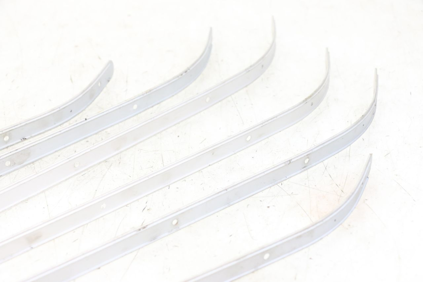 photo de VOETSTEUNMATTEN JM MOTORS VX 125 (2022 - 2025) - Detail van het onderdeel