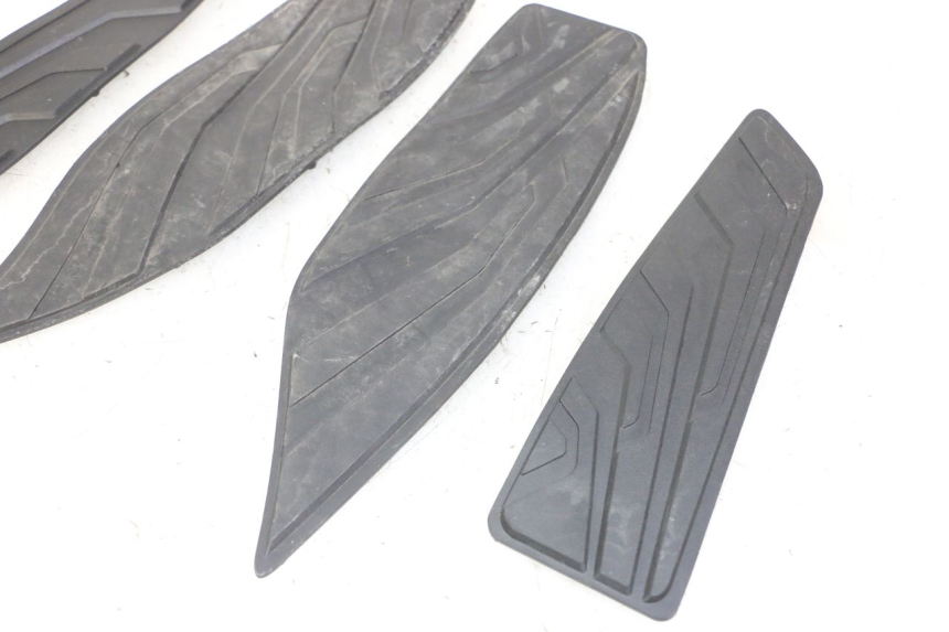 photo de VOETSTEPPENMAT SYM JOYMAX 125 (2010 - 2017) - Zoom op gebruiksstaat