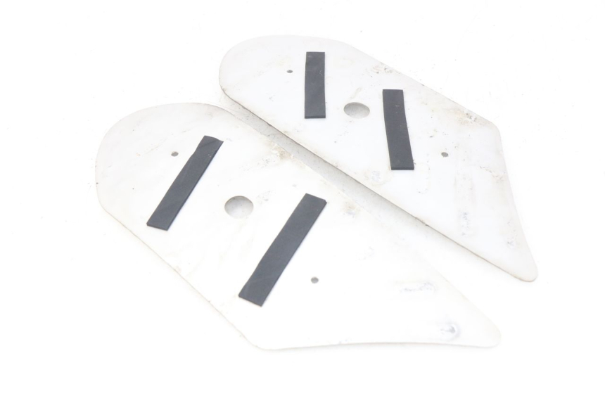 photo de VOETSTEPPENMAT PEUGEOT KISBEE 2T 50 (2010 - 2017) - Detail van het onderdeel