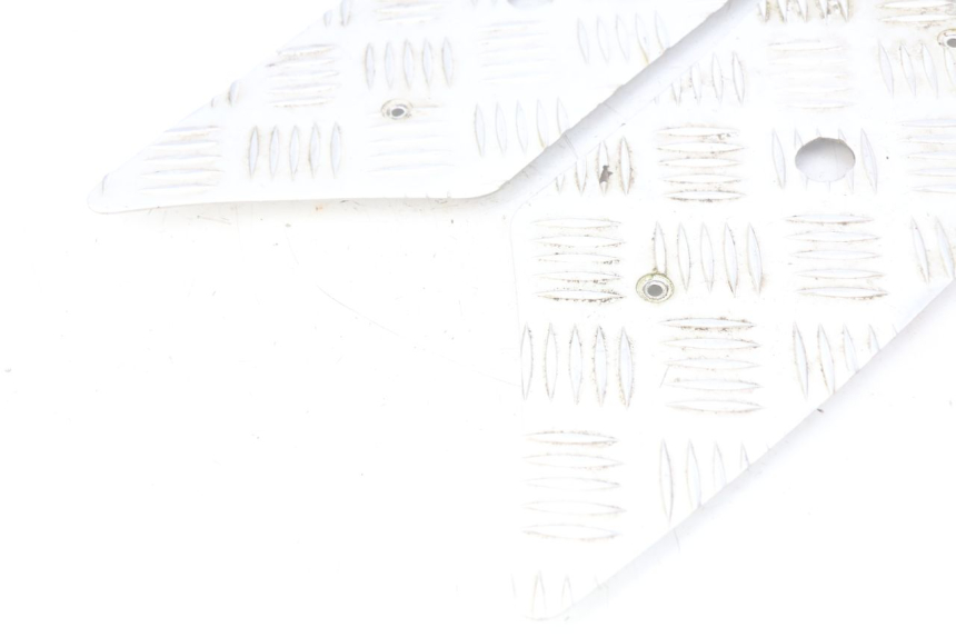 photo de VOETSTEPPENMAT PEUGEOT KISBEE 2T 50 (2010 - 2017) - Zoom op gebruiksstaat