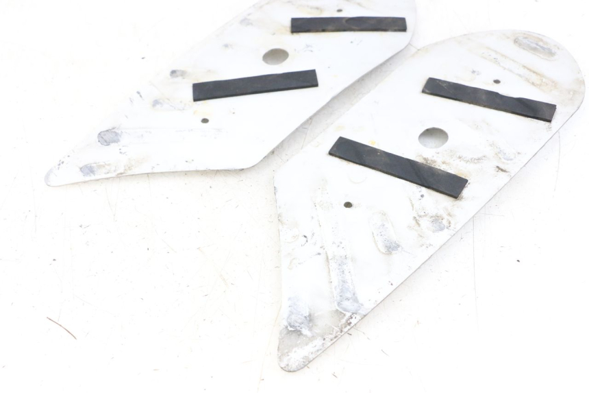 photo de VOETSTEUNMATTEN PEUGEOT KISBEE 2T 50 (2018 - 2022) - Detail van het onderdeel