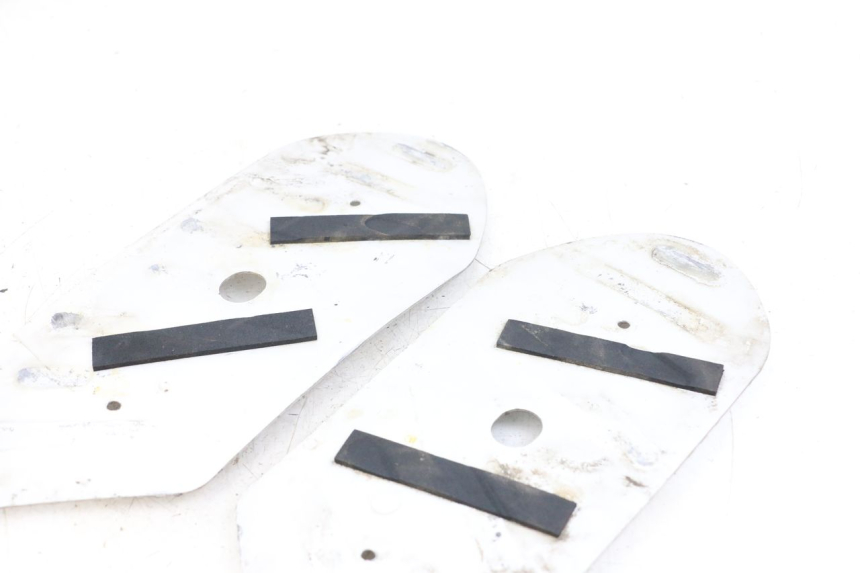 photo de VOETSTEUNMATTEN PEUGEOT KISBEE 2T 50 (2018 - 2022) - Zoom op gebruiksstaat