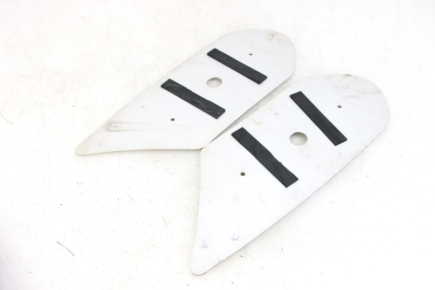 photo de VOETSTEUNMATTEN PEUGEOT KISBEE 4T 50 (2018 - 2022) - Detail van het onderdeel