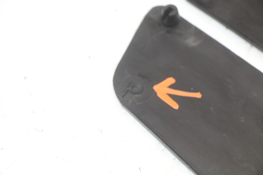 photo de VOETSTEPPENMAT KYMCO X-TOWN XTOWN 125 (2016 - 2021) - Staat van het oppervlak