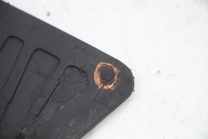 photo de VOETSTEUNMATTEN PIAGGIO MP3 HPE 350 (2018 - 2020) - Bevestigingspunten