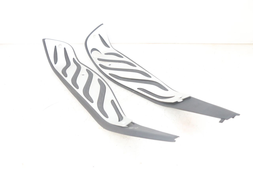 photo de VOETSTEUNMATTEN PIAGGIO MP3 HPE 300 (2019 - 2026) - Hoofdaanzicht