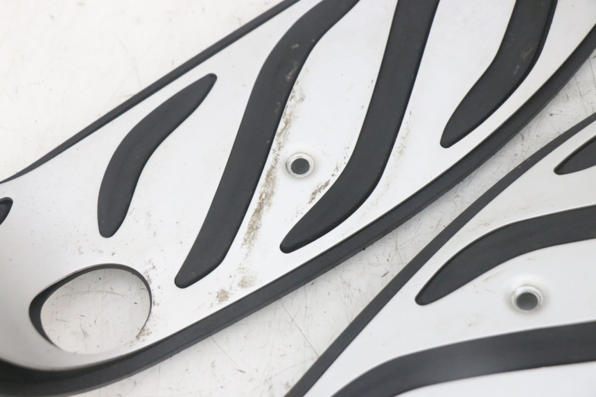 photo de VOETSTEUNMATTEN PIAGGIO MP3 HPE 300 (2019 - 2026) - Productaanzicht