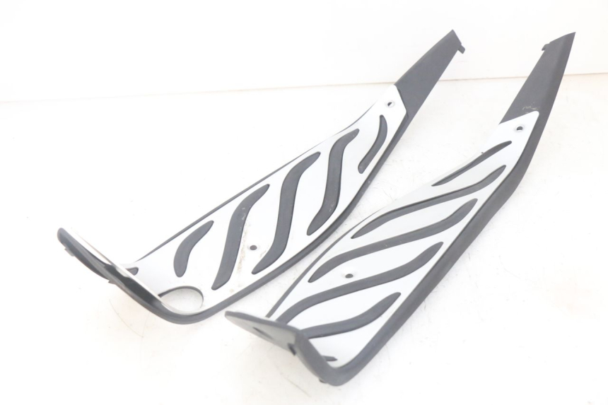 photo de VOETSTEUNMATTEN PIAGGIO MP3 HPE 300 (2019 - 2026) - Zoom op componenten