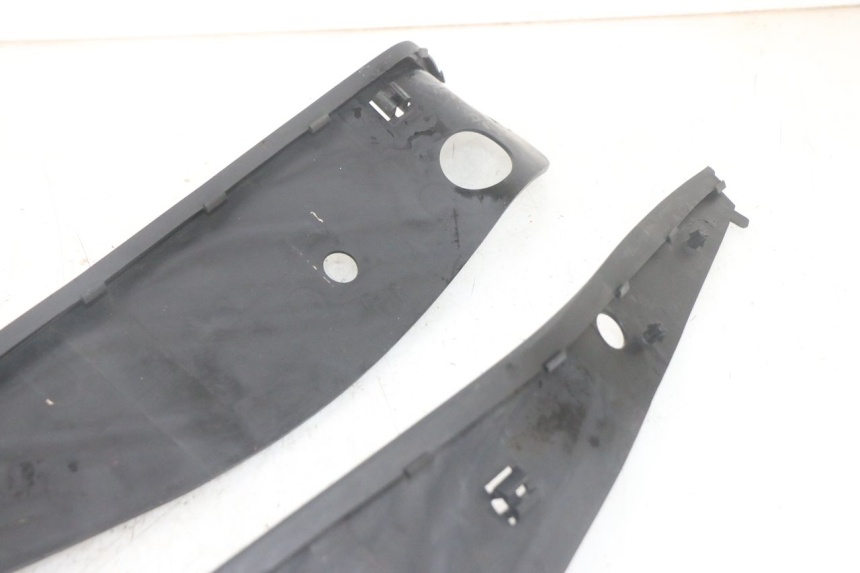 photo de VOETSTEUNMATTEN PIAGGIO MP3 HPE 300 (2019 - 2026) - Zoom op gebruiksstaat