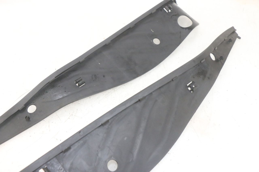 photo de VOETSTEUNMATTEN PIAGGIO MP3 HPE 300 (2019 - 2026) - Andere kijkhoek