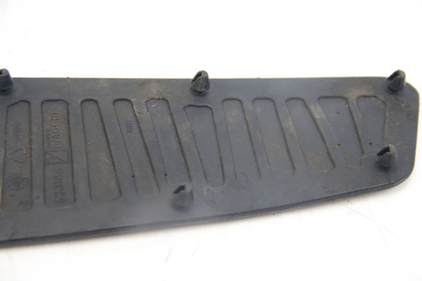 photo de VOETSTEPPENMAT PIAGGIO MP3 125 (2006 - 2014) - Andere kijkhoek