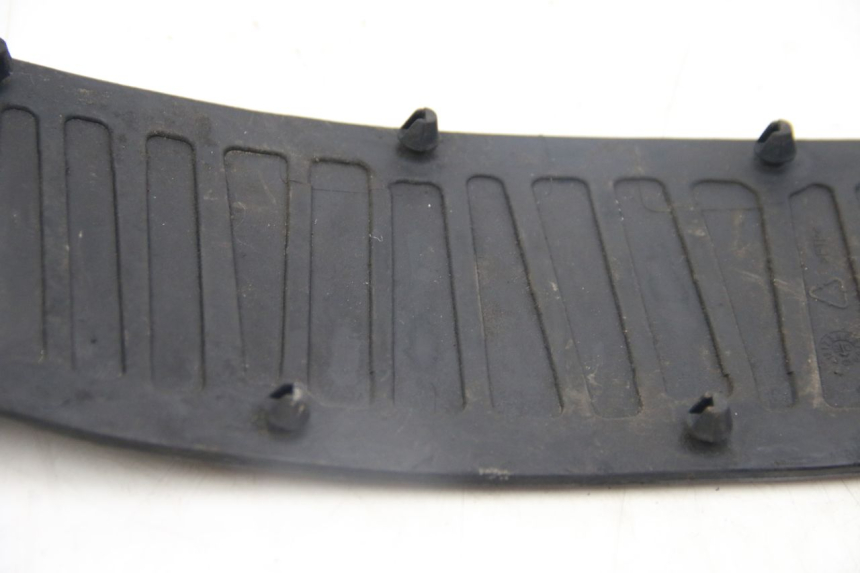 photo de VOETSTEPPENMAT PIAGGIO MP3 125 (2006 - 2014) - Technische close-up