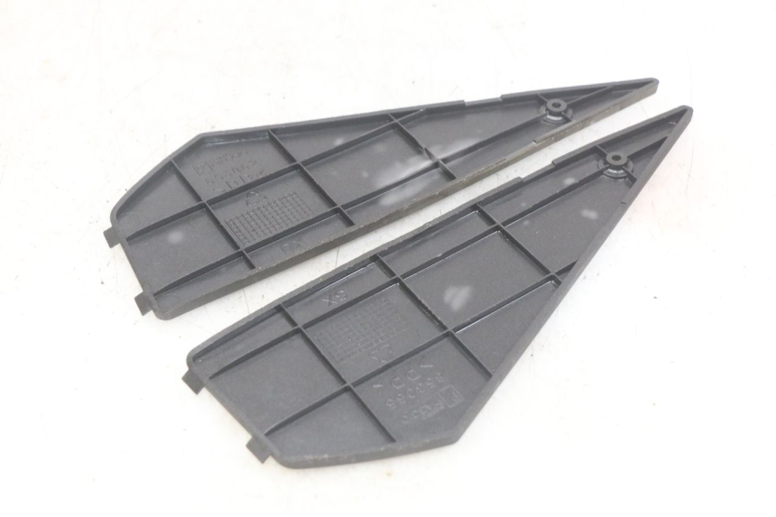 photo de VOETSTEUNMATTEN PIAGGIO NEW TYPHOON 50 (2010 - 2017) - Detail van het onderdeel