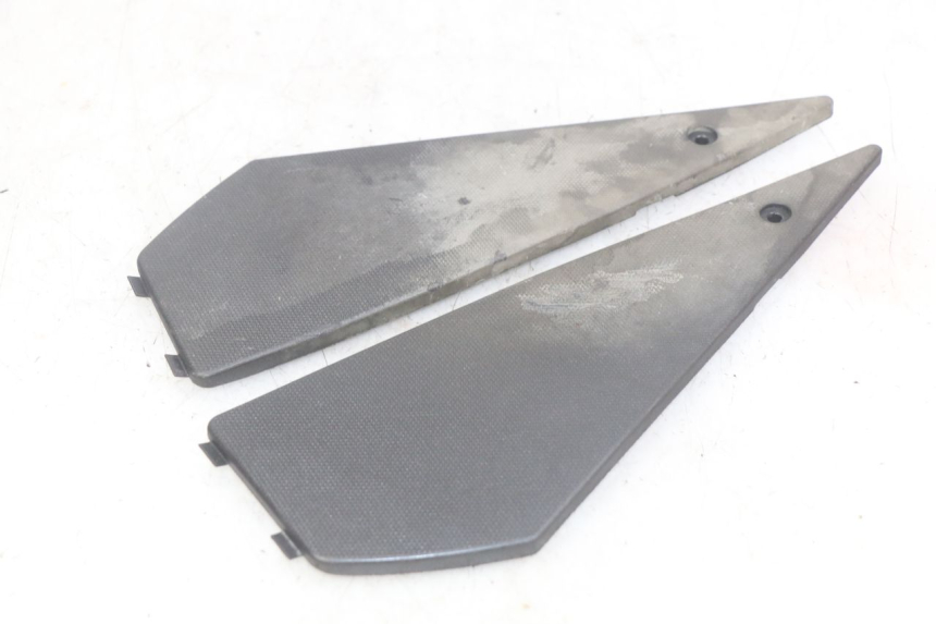 photo de VOETSTEUNMATTEN PIAGGIO NEW TYPHOON 50 (2010 - 2017) - Zoom op gebruiksstaat