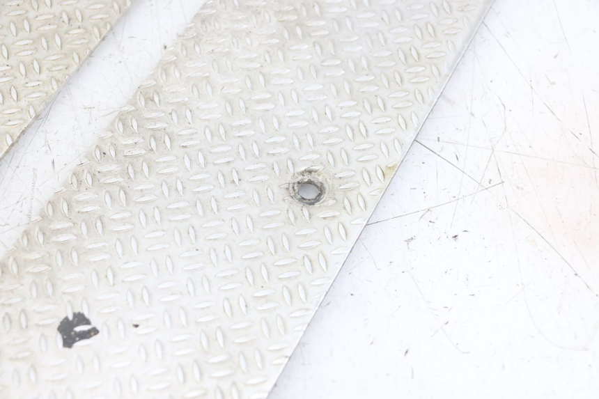 photo de VOETSTEUNMATTEN PIAGGIO NRG POWER PUREJET 50 (2018 - 2021) - Technische close-up