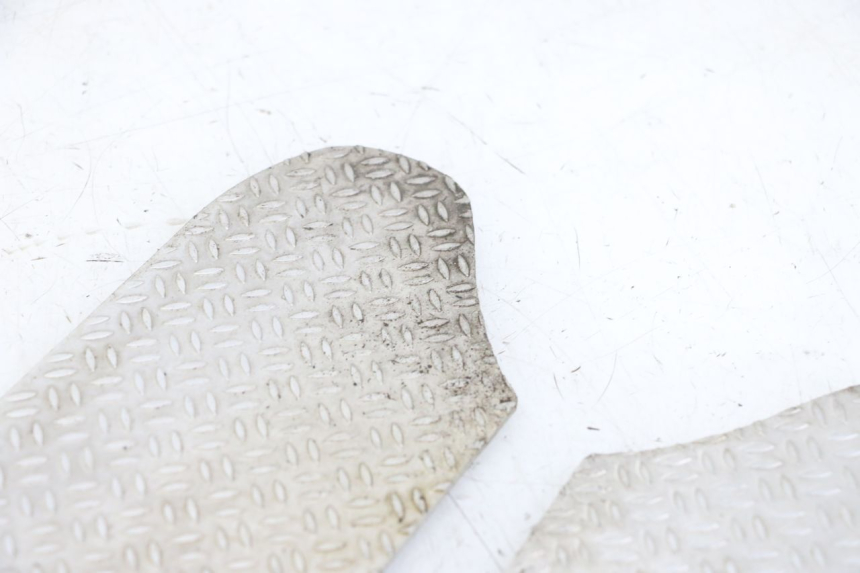 photo de VOETSTEUNMATTEN PIAGGIO NRG POWER PUREJET 50 (2018 - 2021) - Bevestigingspunten