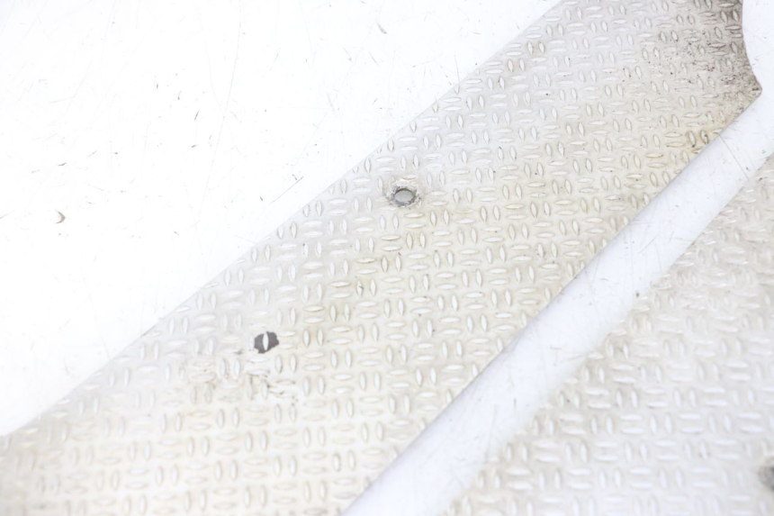 photo de VOETSTEUNMATTEN PIAGGIO NRG POWER PUREJET 50 (2018 - 2021) - Staat van het oppervlak