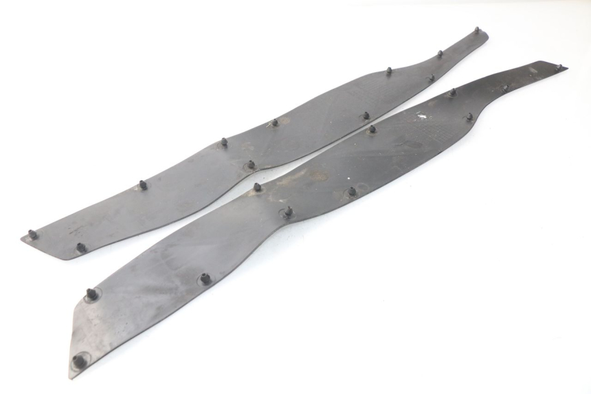 photo de VOETSTEPPENMAT HONDA NSS EX FORZA 250 (2005 - 2013) - Detail van het onderdeel