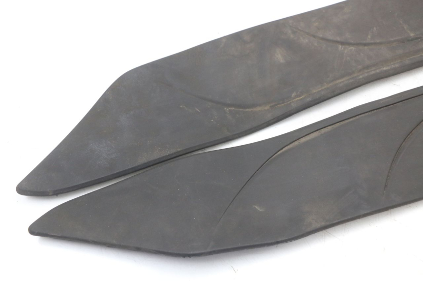 photo de VOETSTEUNMATTEN HONDA PCX (JF28) 125 (2009 - 2011) - Detail van het onderdeel