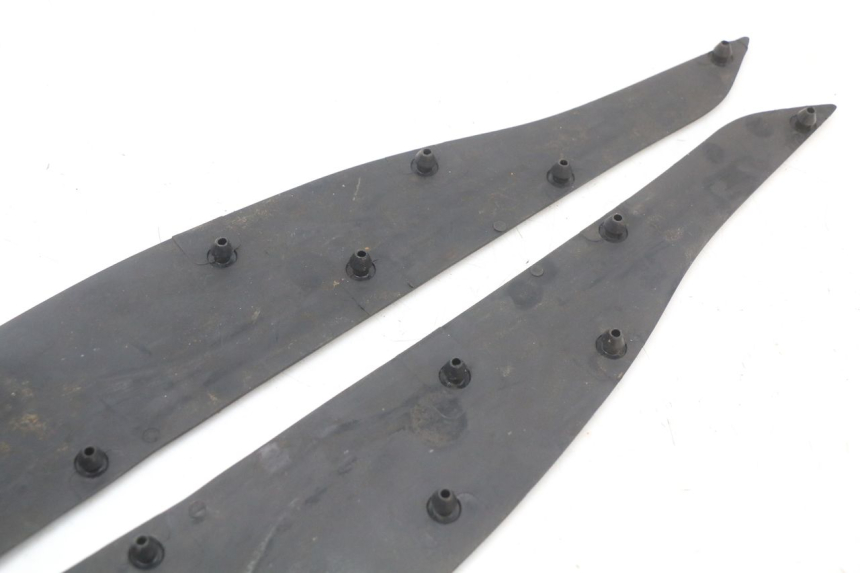 photo de VOETSTEUNMATTEN HONDA PCX (JF28) 125 (2009 - 2011) - Bevestigingspunten