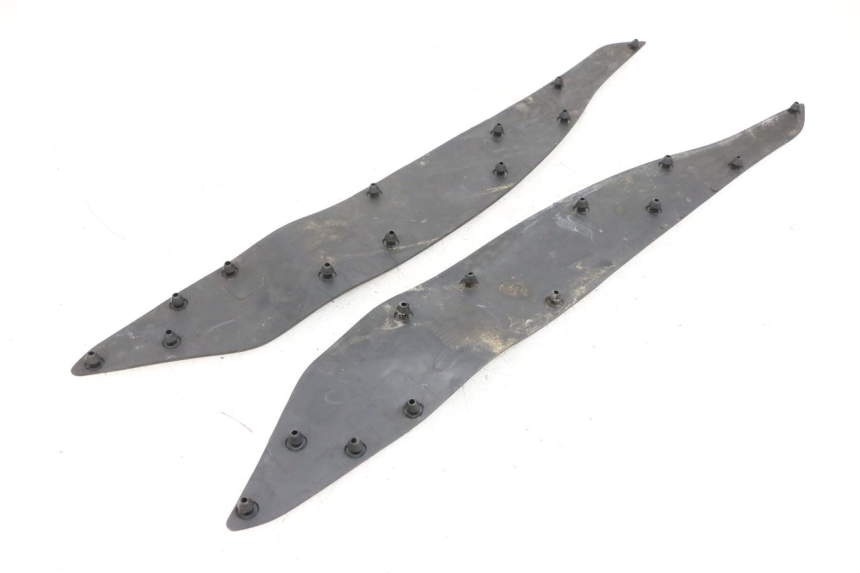 photo de VOETSTEPPENMATTEN HONDA PCX (JF47) 125 (2012 - 2013) - Detail van het onderdeel