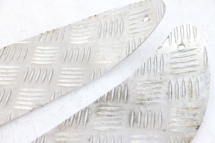 photo de VOETSTEUNMATTEN PEUGEOT ELYSTAR 50 (2002 - 2014) - Technische close-up