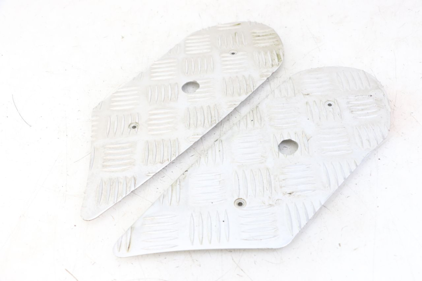 photo de VOETSTEUNMATTEN PEUGEOT KISBEE 4T 50 (2018 - 2022) - Hoofdaanzicht