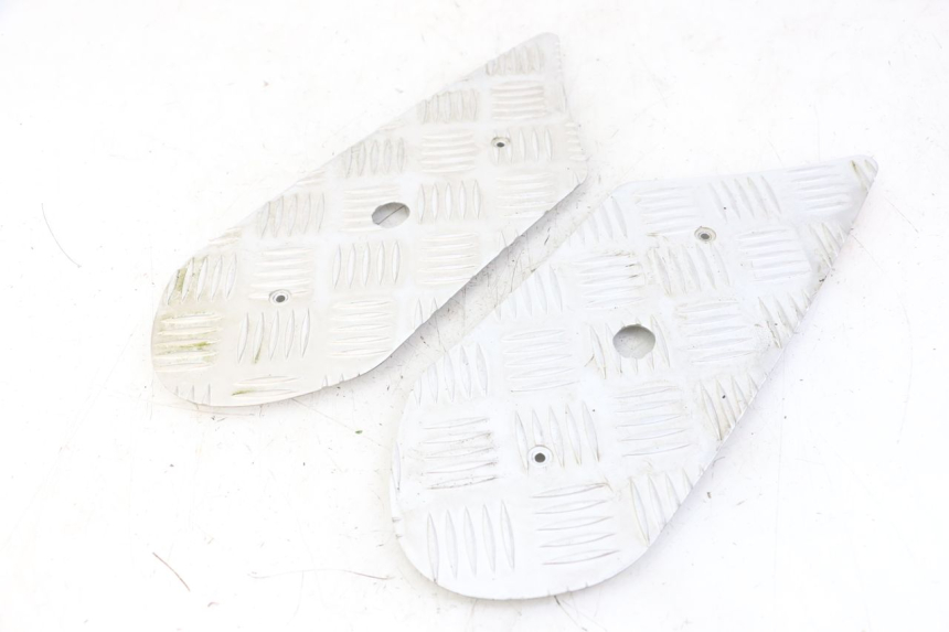 photo de VOETSTEUNMATTEN PEUGEOT KISBEE 4T 50 (2018 - 2022) - Zoom op gebruiksstaat