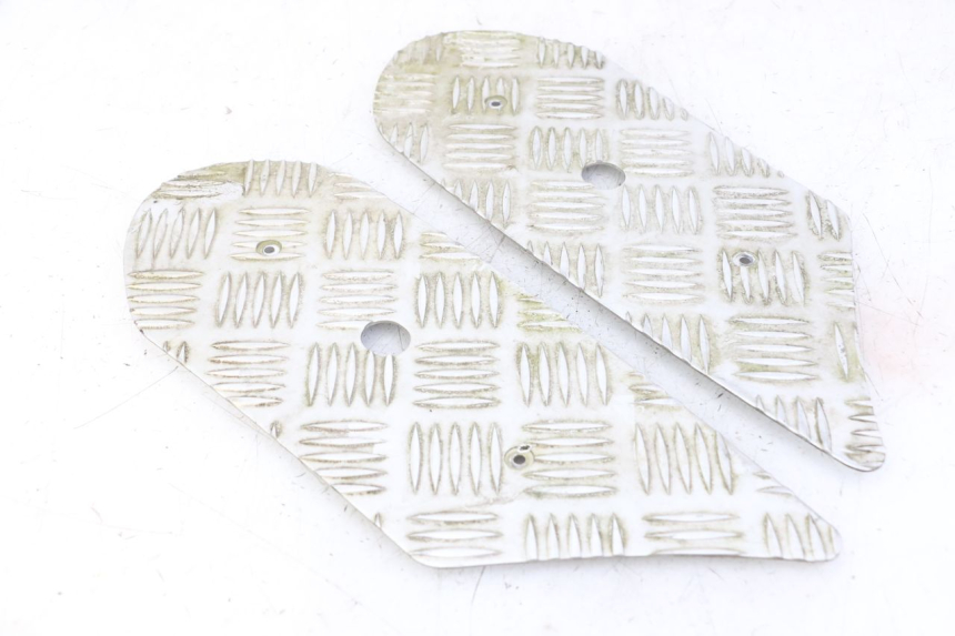 photo de VOETSTEUNMATTEN PEUGEOT KISBEE 4T 50 (2018 - 2022) - Hoofdaanzicht