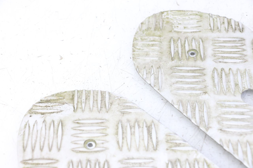 photo de VOETSTEUNMATTEN PEUGEOT KISBEE 4T 50 (2018 - 2022) - Andere kijkhoek