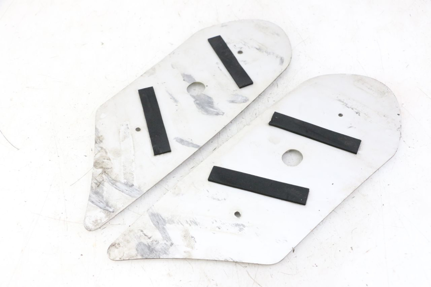 photo de VOETSTEUNMATTEN PEUGEOT KISBEE 4T 50 (2018 - 2022) - Andere kijkhoek