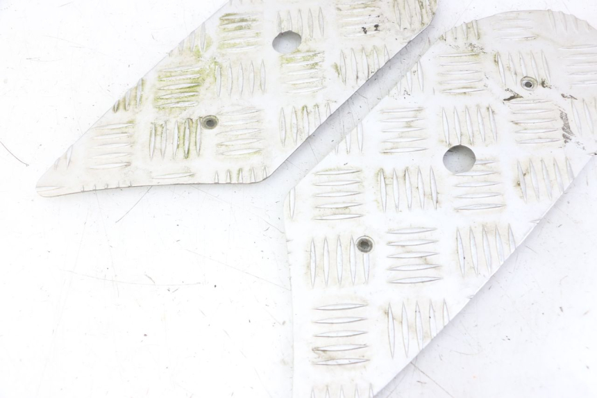 photo de VOETSTEUNMATTEN PEUGEOT KISBEE 4T 50 (2018 - 2022) - Technische close-up