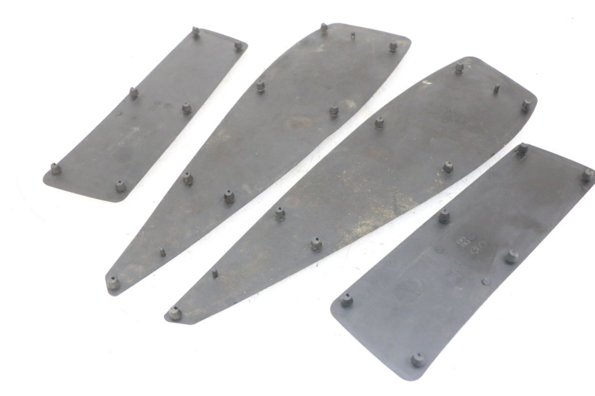 photo de VOETSTEPPENMAT PEUGEOT SATELIS 125 (2013 - 2018) - Andere kijkhoek