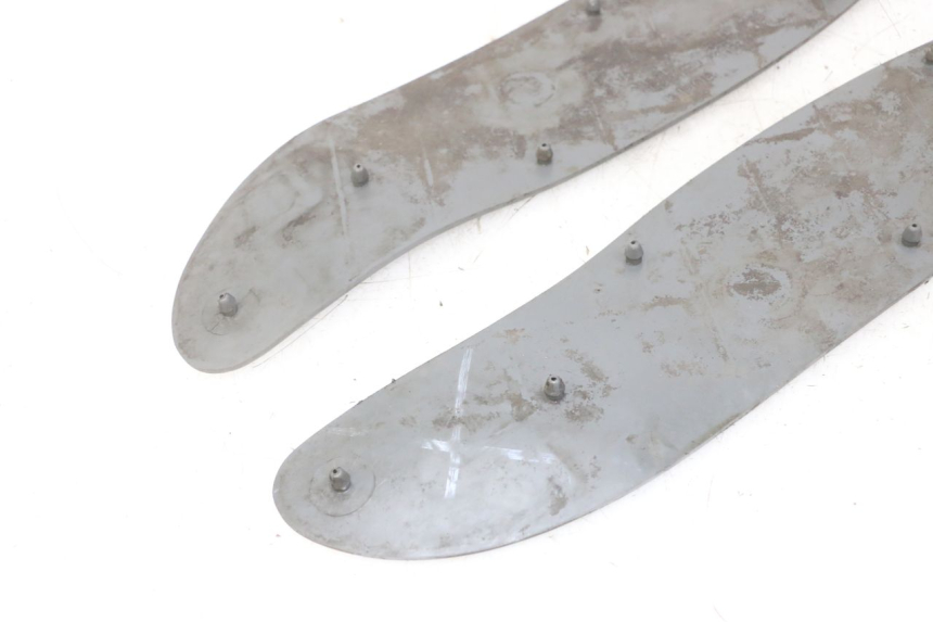 photo de VOETSTEPPENMATTEN APRILIA RALLY AC 50 (1995 - 2004) - Detail van het onderdeel