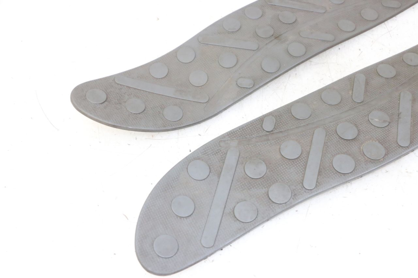 photo de VOETSTEPPENMATTEN APRILIA RALLY AC 50 (1995 - 2004) - Technische close-up