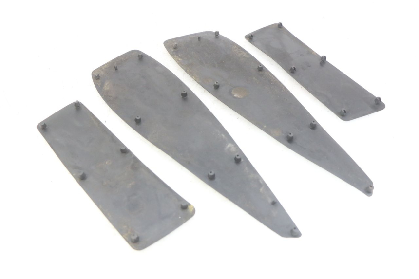 photo de VOETSTEPPENMATTEN PEUGEOT SATELIS 125 (2010 - 2012) - Detail van het onderdeel