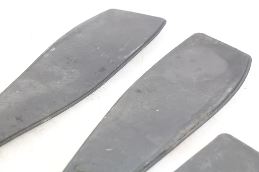 photo de VOETSTEUNMATTEN PEUGEOT SATELIS 125 (2006 - 2009) - Staat van het oppervlak