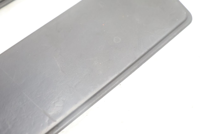 photo de VOETSTEUNMATTEN PEUGEOT SATELIS 125 (2006 - 2009) - Technische close-up