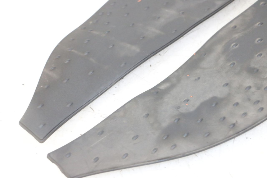 photo de VOETSTEPPENMAT APRILIA SCARABEO GT TOURING 125 (1999 - 2005) - Zoom op gebruiksstaat