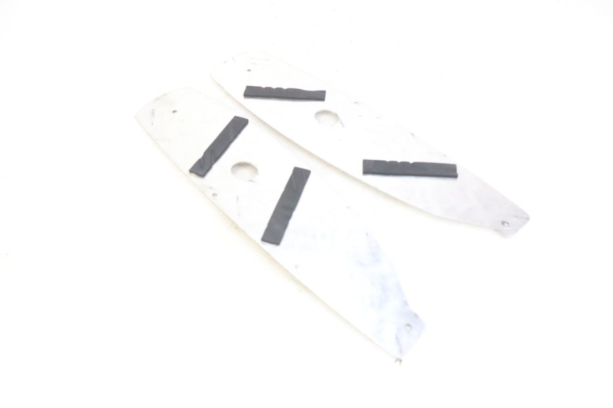 photo de VOETSTEUNMATTEN PEUGEOT SPEEDFIGHT 3 AIR 50 (2009 - 2015) - Detail van het onderdeel