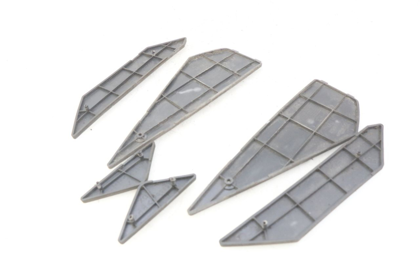 photo de VOETSTEUNMATTEN APRILIA SR 2T 50 (2012 - 2017) - Detail van het onderdeel