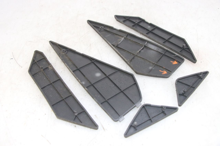 photo de VOETSTEUNMATTEN APRILIA SR 2T 50 (2012 - 2017) - Andere kijkhoek