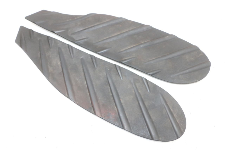 photo de VOETSTEPPENMATTEN APRILIA SR CARB LC 2T 50 (2004 - 2012) - Detail van het onderdeel